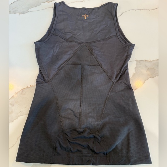 Women’s Lower Back Support Tank Top - Picture 4 of 9